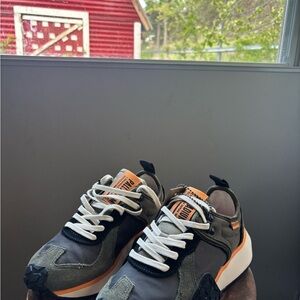 Palladium Black and Green Athletic Shoes with Modern Design
